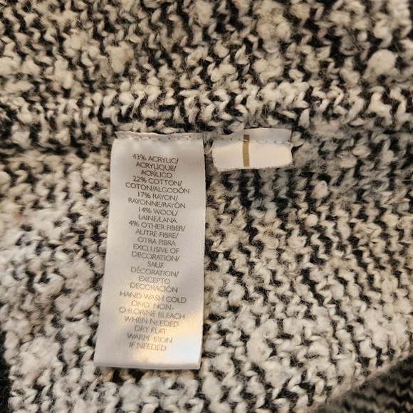 ✨2 for $5✨ Lou & Grey Thick Cozy Textured Sweater Size Medium - Picture 7 of 7